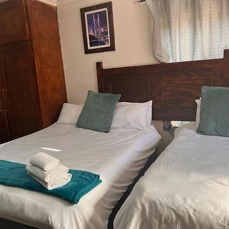 Travetel Or Tambo Airport Hotel Kempton Park Eksteriør billede