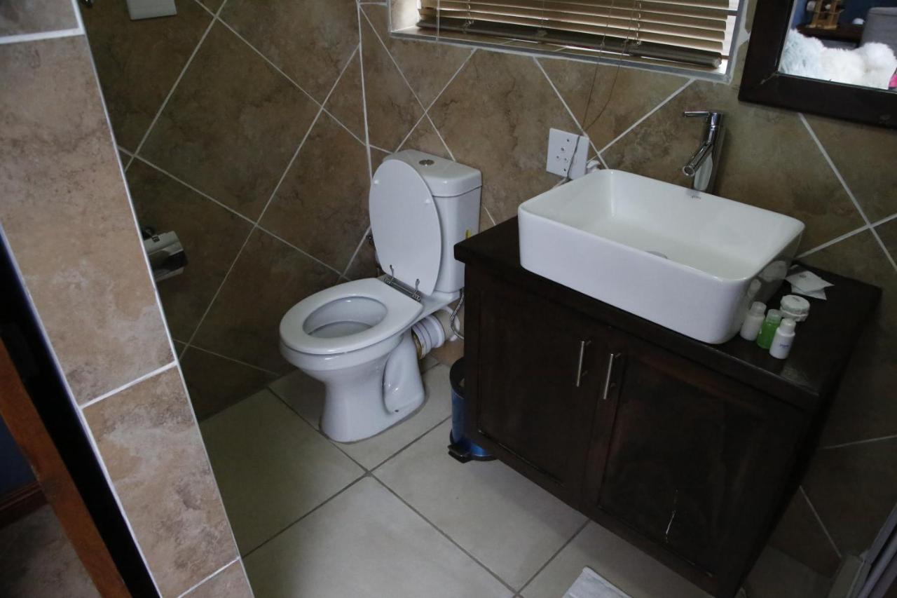 Travetel Or Tambo Airport Hotel Kempton Park Eksteriør billede