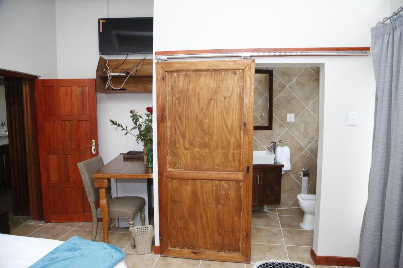 Travetel Or Tambo Airport Hotel Kempton Park Eksteriør billede