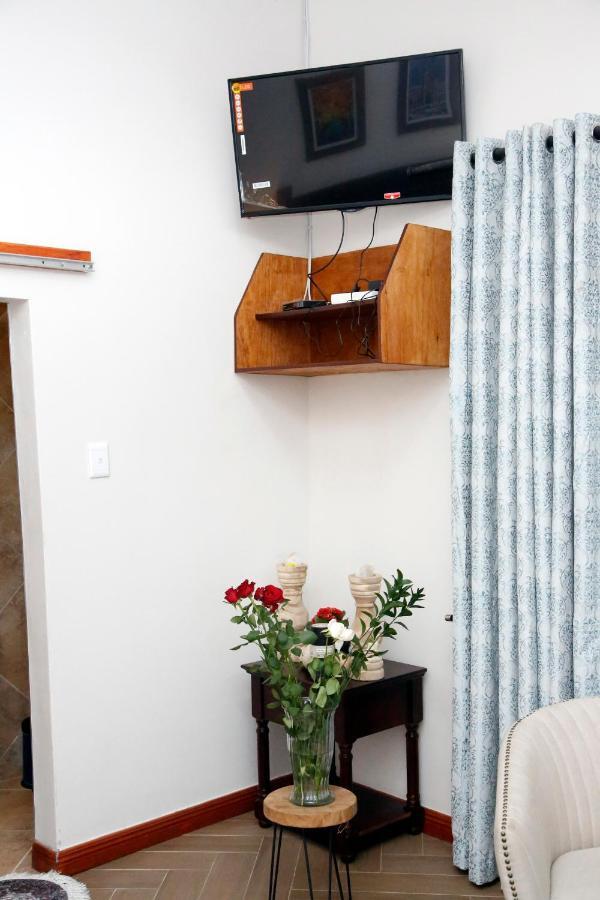 Travetel Or Tambo Airport Hotel Kempton Park Eksteriør billede